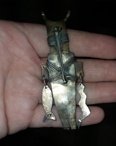 brooch 2