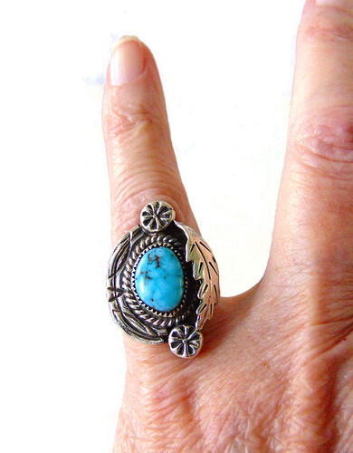 Native zilveren blad 2 knopjes turquoise ring 2
